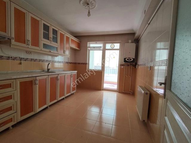Yılmaz Gayrimenkul Den Malazgirt Mah 3+1 Ara Katta Lüx Yapılı 135m2 Geniş Memur Kefil Şartı Vardır