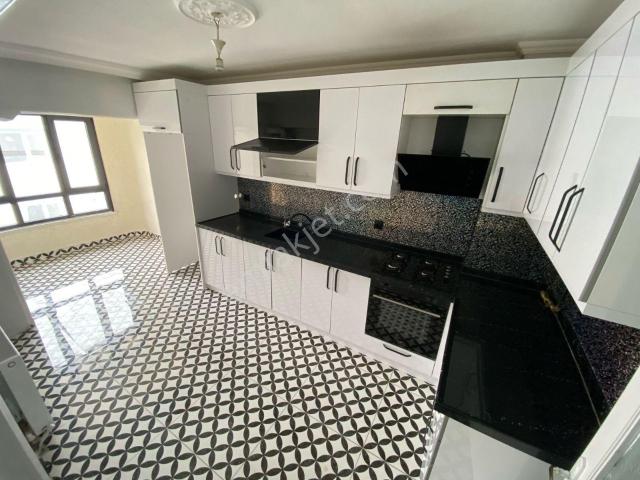 Yılmaz Gayrimenkul Den Pınarbaşı Mh 3+1 2. Kattalüx Yapılı 125m2 4.399 Pazarlıklı Daire