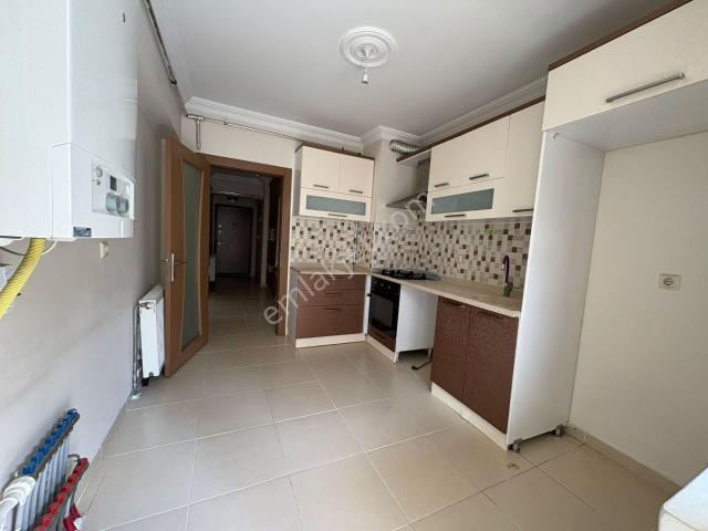 Yılmaz Gayrimenkulden 3+1 Malazgirt Mahallesi Cadde Üzeri Asansörlü Kupon Daire