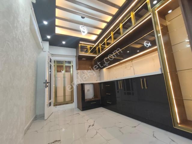 Yılmaz Gayrimenkulden Cadde Üzerikacırılmayacak 3+1 Fırsat Dairesi