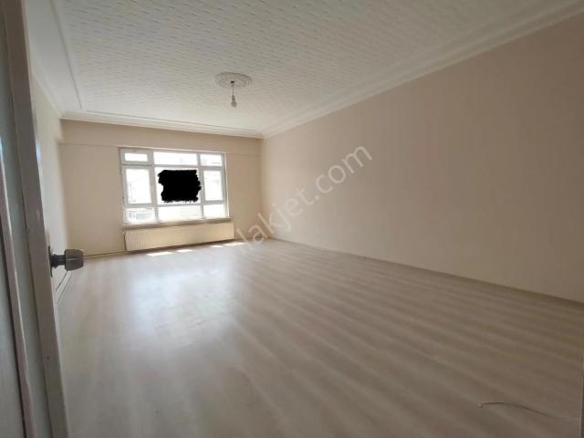 Yılmaz Gayrimenkulden Atatürk Mah 3+1 Arakat Ön Cephe 130m2 Yapılı Merkezi Konum 23 Bin Tl Kiralık