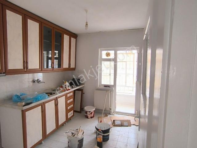 Yılmaz Ggayrimenkulden Kiralık 2+1 Cadde Üzeri Geniş Masrafsız