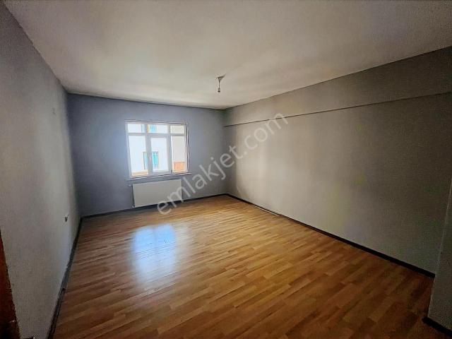 Yılmaz Emlak'tan Esenyurt Şehitler Mah. Kiralık 2+1 3.kat Daire