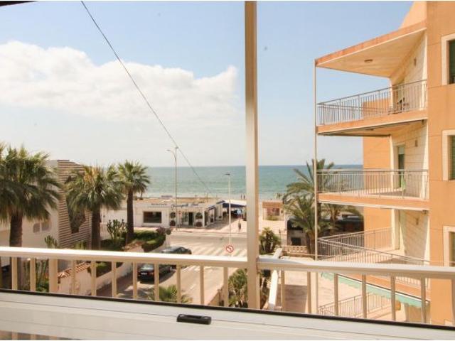¿Y SI PUDIERAS TENER VISTAS AL MAR DESDE TODAS LAS ESTANCIAS DE TU APARTAMENTO? ¿Y SI BAJAR A LA PLA