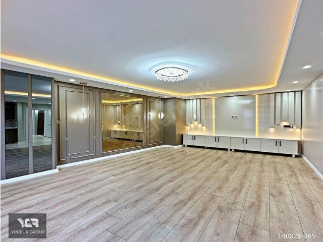 YCR den BEYLİKDÜZÜ METROBÜSE YÜRÜME MESAFEDE BALKONLU 2+1