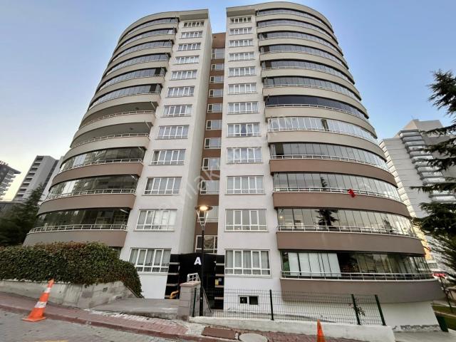 Yaşamkent Başkent 3 Sitesinde Oturuma Hazır 4+1 Satılık Daire