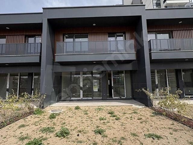 YAŞAMKENT KOÇ RESIDANS'DA SATILIK 5+1 VİLLA