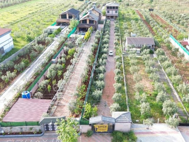 Yağdöver'de Asfalt Üzeri Jakuzili 5+2 Satılık Ultra Lüks Villa