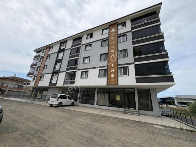 Yağmur Emlaktan Güney Cephe Önü Açık Cam Balkonlu 2+0 Daire
