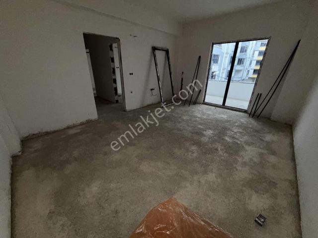 Yağmur Emlaktan Her Yere Yakın Önü Full Açık Ara Kat 2+1 Daire