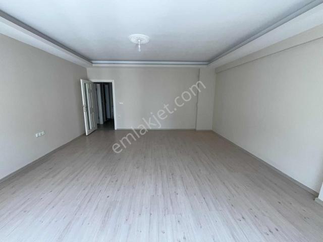 Yağmur Emlak'tan Tekkeköy'de Kiralık Merkezi Konum 3+1 Daire