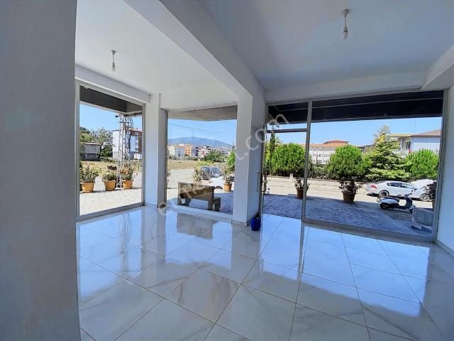 Yağmur Emlak'tan Tekkeköy'de Kiralık 100 M² Dükkan