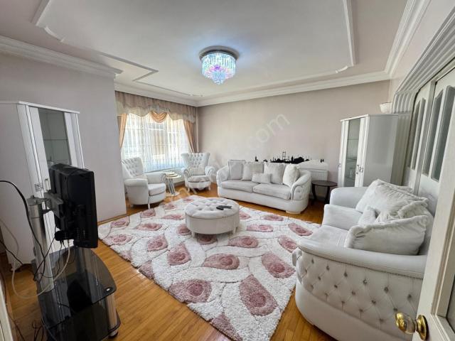 Yaman'dan Bolvadin Yenice Mah. Eşyalı 3+1 Kiralık Daire
