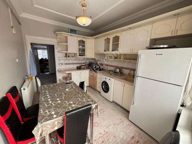 Yamandan Bolvadin İstasyon Caddesi Üzerinde Eşyalı Kiralık Daire