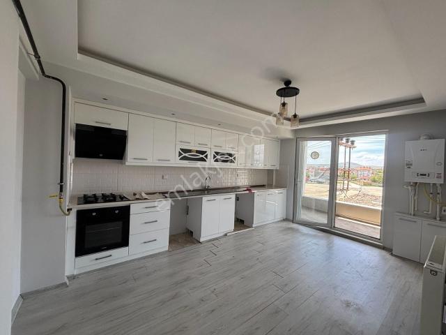Yaman'dan Bolvadin Kaymaz Mahallesinde 3+1 Kiralık Daire