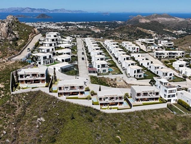 YAHŞİ'DE ÖZEL HAVUZLU FUL DENİZ MANZARALI 3+1 FLAT DAİRELER !