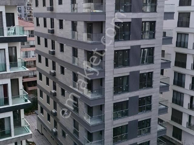 Caddebostan Yakutlar Sokak'ta Hazır 3+1 100 M2 Net