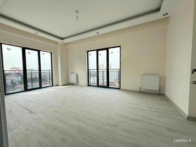 YAKACIK MAHALLESİNDE 3+1 SIFIR DAİRE