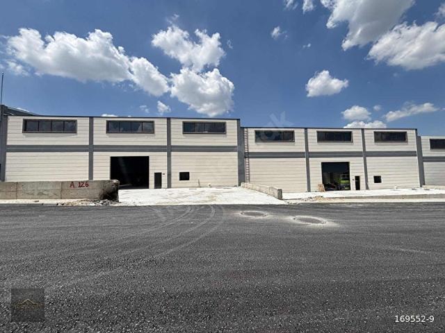 YAKACIK TOKİ'DE 2000m2 200KW ENERJİ YAPILI OFİSLİ KİRALIK DÜKKAN