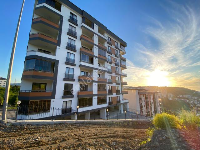 Yalı Gayrmenkulden Üniversite Mahallesi Site İçi Sıfır 1+1 Daire