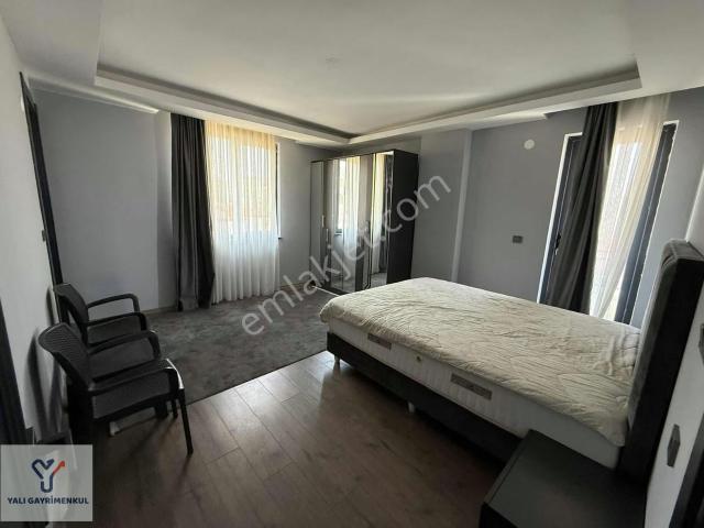 Yalı Gayrimenkul|alanlı Deniz Manzaralı Eşyalı Bulvara Cephe 2+1