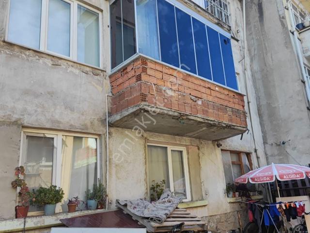 Yalı Gayrimenkul'den Kiracılı Satılık 2+1 Daire
