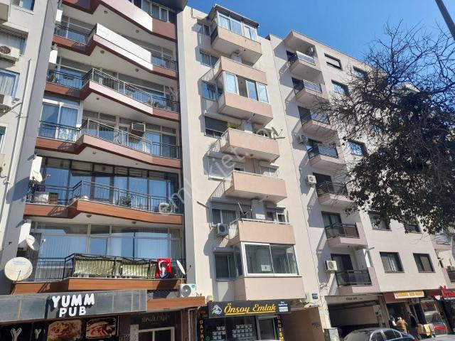 Yalı Dairesi 5ci Kat Çift Cephe Mevki Yerde Körfez Manzaralı Oto Parklı