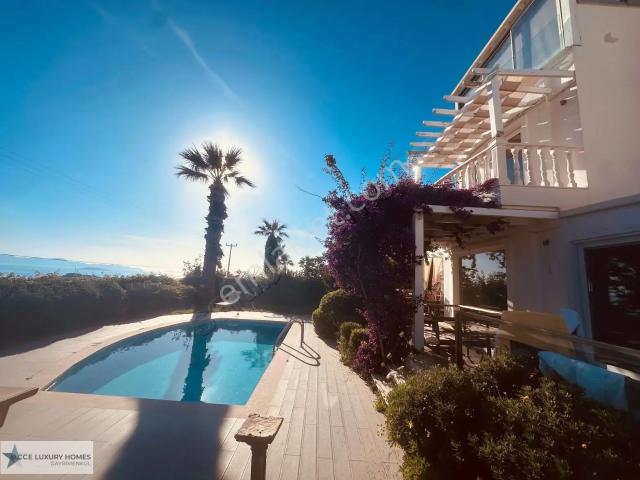 Yalıkavak Bodrumda Özel Havuzlu Deniz Manzaralı 4+2 Villa