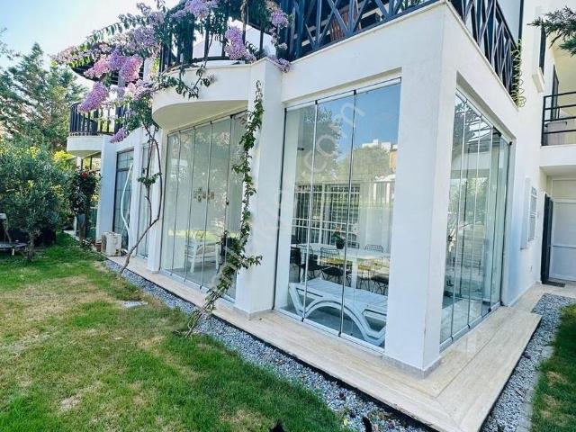 Yalıkavak Marina'da Havuzlu Sitede Eşyalı 2+1 Bahçe Katı Daire