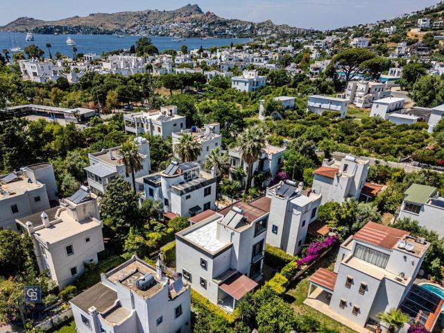 Yalıkavak Merkeze Ve Marinaya Yakın 4+1 Satılık Müktakil Villa