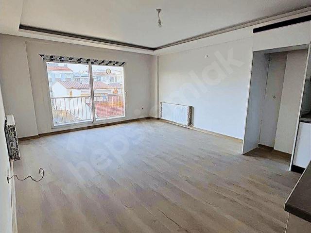 YALÇIN GAYRİMENKULDEN MERKEZDE DOĞALGAZLI AÇIK CEPHE 2+1