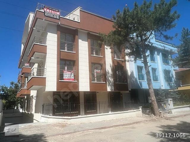 YALÇINKAYA EMLAKTAN SIFIR BİNADA AMERİKAN MUTFAKLI 2+1 ORTAKAT ÖN DAİRE ASANSÖRLÜ