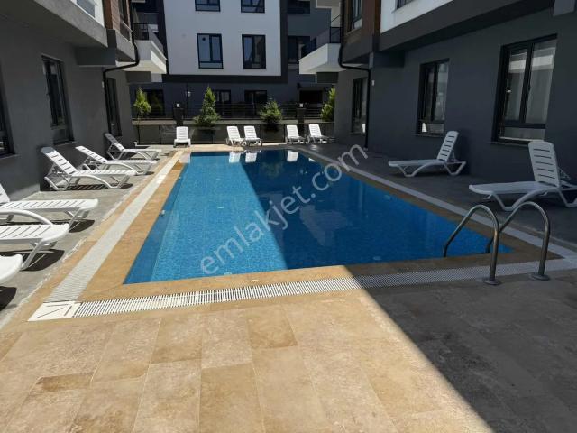 Yalı Mahallesinde Mutfak Ayrı Havuzlu 90 M2 2+1 Ara Kat