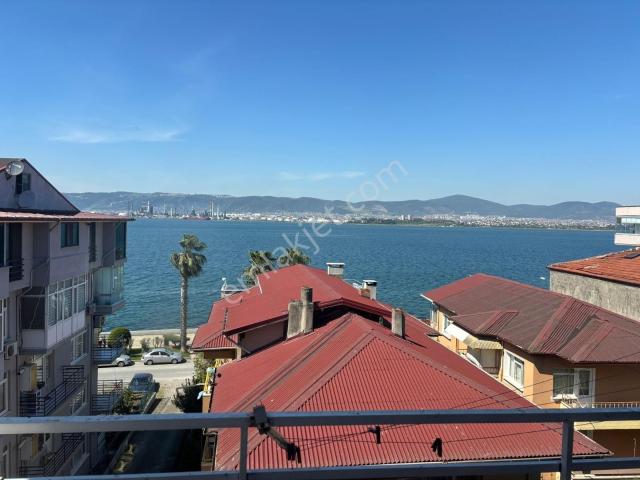 Yalı Mahallesinde Deniz Manzaralı, Eşyalı 3+1 Kiralık Daire