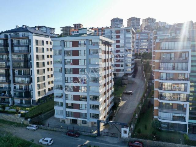 Yalıncak Kerimoğlu Sitesinde Satılık 4+1 Daire