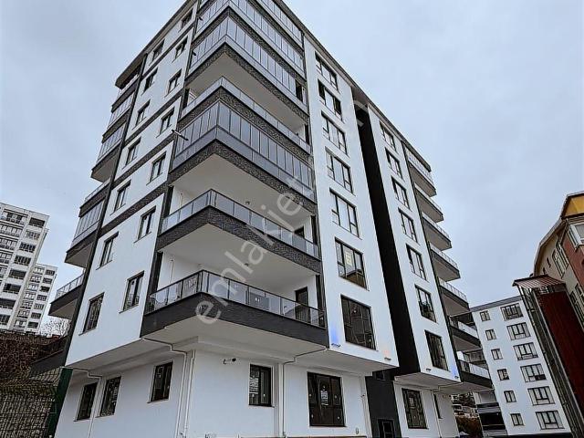 Yalıncak'ta Satılık Sıfır Yerden Isıtmalı 3+1 Daire