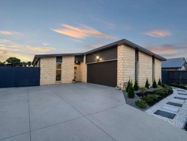 yaldhurst, 4 bedrooms