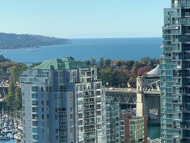 Yaletown 501 Pacific 2br/2baths 1july $3495 28thfloor 1000 Sq Ft