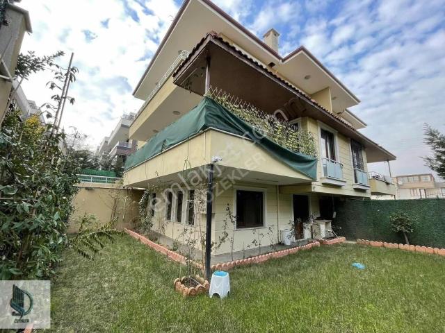 Yalova Adnan Menderes Mh 4+2 Satılık Çiftlik Villa
