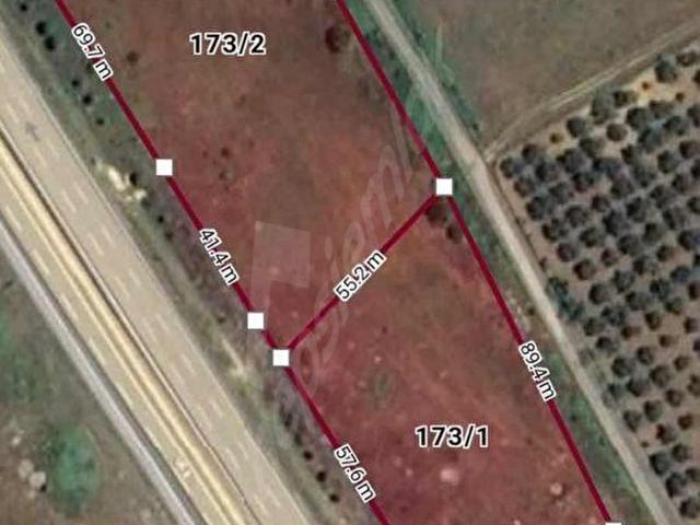 YALOVA BURSA OTABANIN'A CEPHE DEĞERLİ TARLA 4405 m2