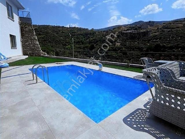 Yalova Esenköy De Satılık Deniz Manzaralı Villa