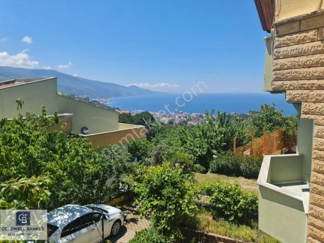 Yalova Esenköy'de Satılık Deniz Manzaralı Tripleks Villa