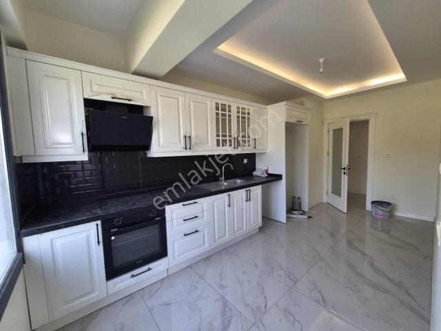 Yalova Kadıköy Meydan Suiteste Satılık Fırsat 2+1 Daire!