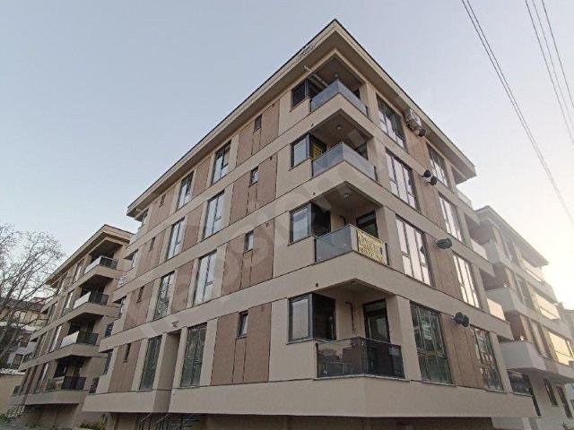 YALOVA ÇİFTLİKKÖY SAHİL MAHALLESİ'NDE SATILIK 1+1 LÜKS DAİRE