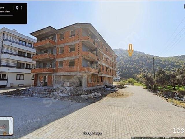 YALOVA ÇINARCIK İLÇESİ TEFİKİYE BELDESİNDE SATILIK DENİZ VE DOĞA MANZARALI VİLLA İMARLI ARSA