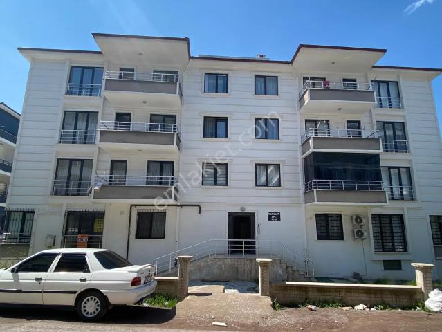 Yalova Çiftlikköy M.akif'te Satılık 2+1 Yüksek Giriş Daire
