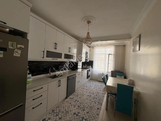 Yalova Çiftlikköyde Merkezi Konumda 2+1 Satılık Daire