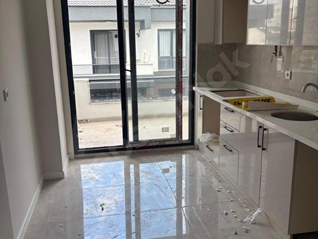 YALOVA MERKEZ İSMETPAŞA MAH.2+1 KULLANIŞLI KİRALIK ARAKAT