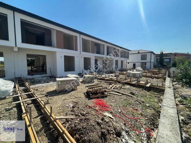 Yalova Merkez Kadıköy'de Müstakil Havuzlu Lüks Villa
