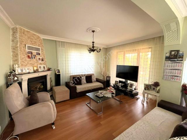 Yalova, Merkezde Trıplex, Adalar Manzaralı Villa